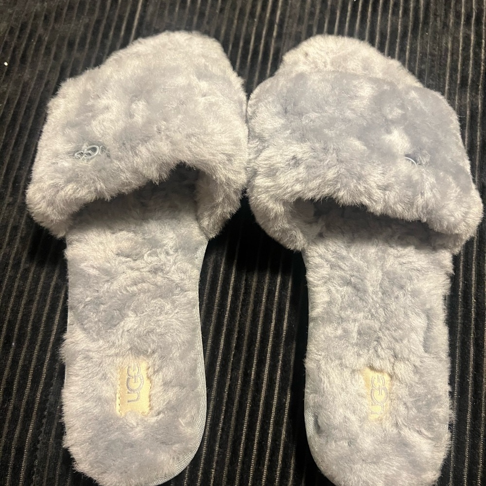 UGG - Picture 6 of 9